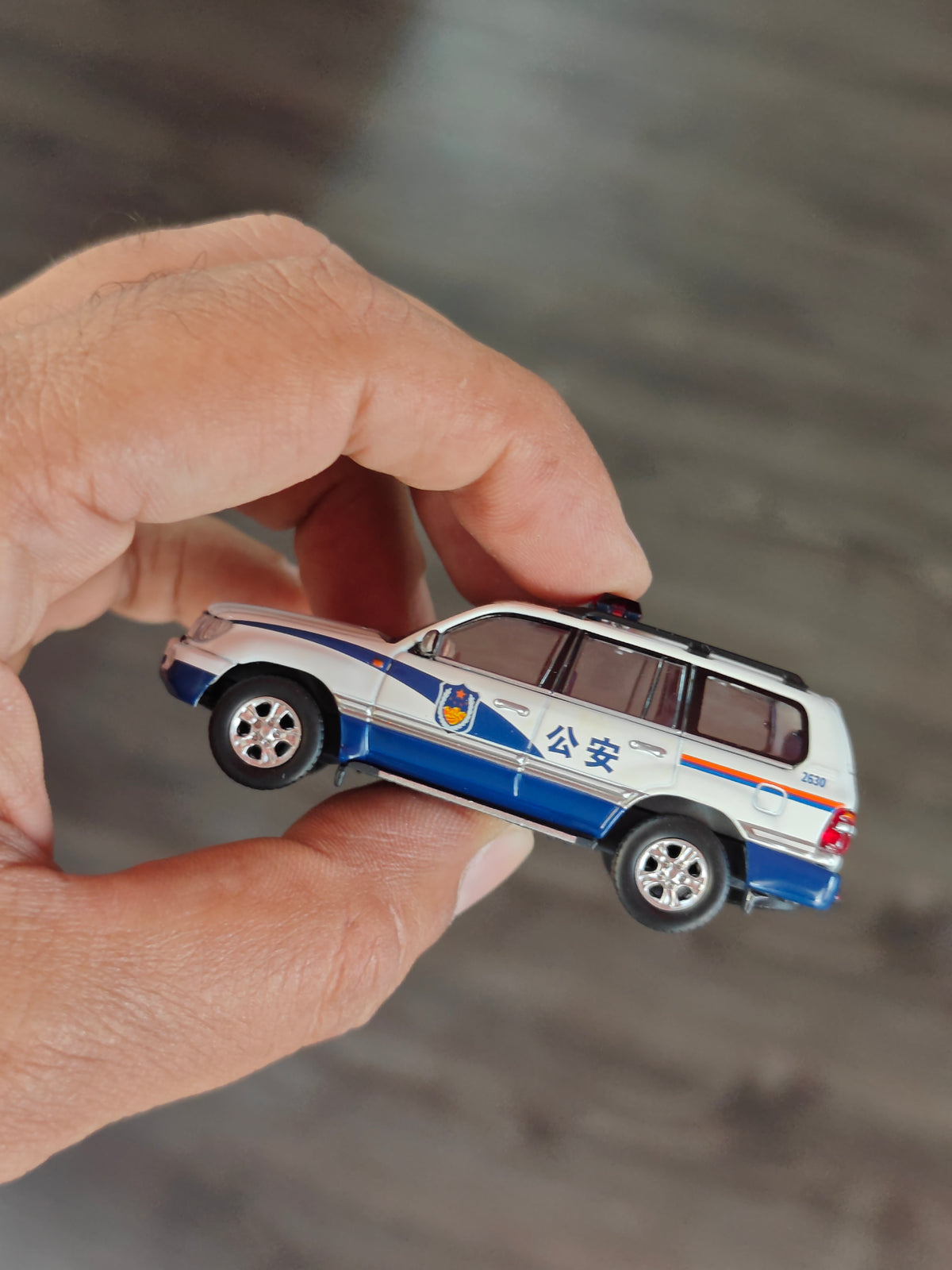 XCar Toys Toyota Land Cruiser Police - J100 Series (Open Box)