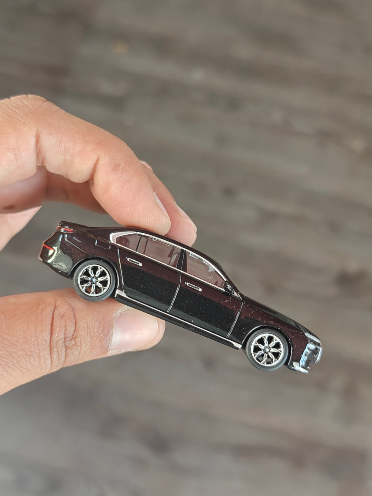 Mini GT BMW i7 xDrive60 - Black Sapphire (Open Box)