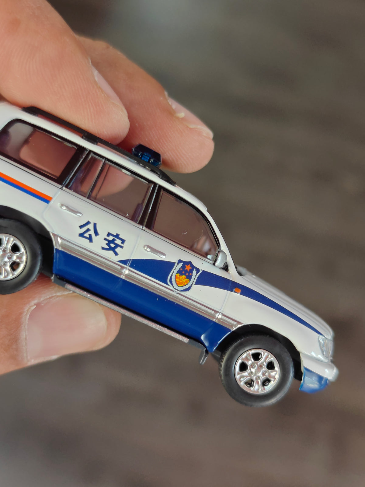 XCar Toys Toyota Land Cruiser Police - J100 Series (Open Box)