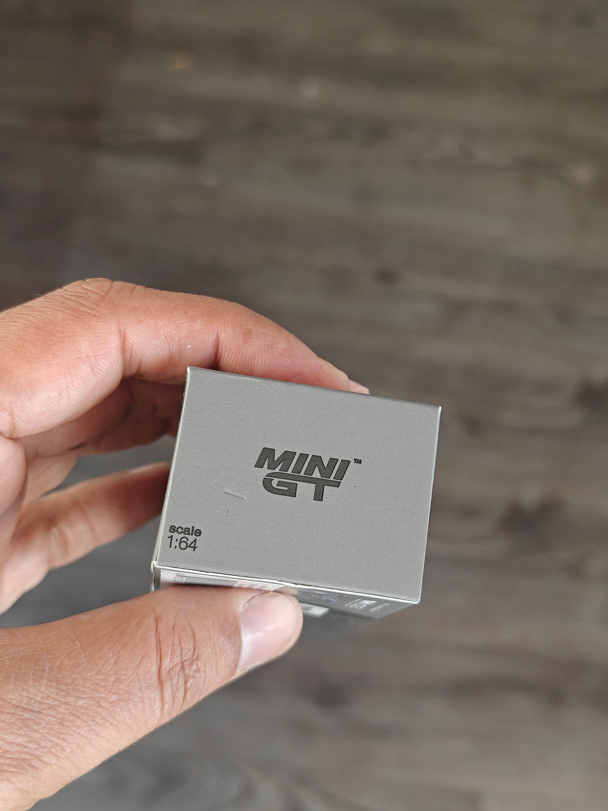 Mini GT Bentley Flying Spur - White Sand Verdant (Open Box)