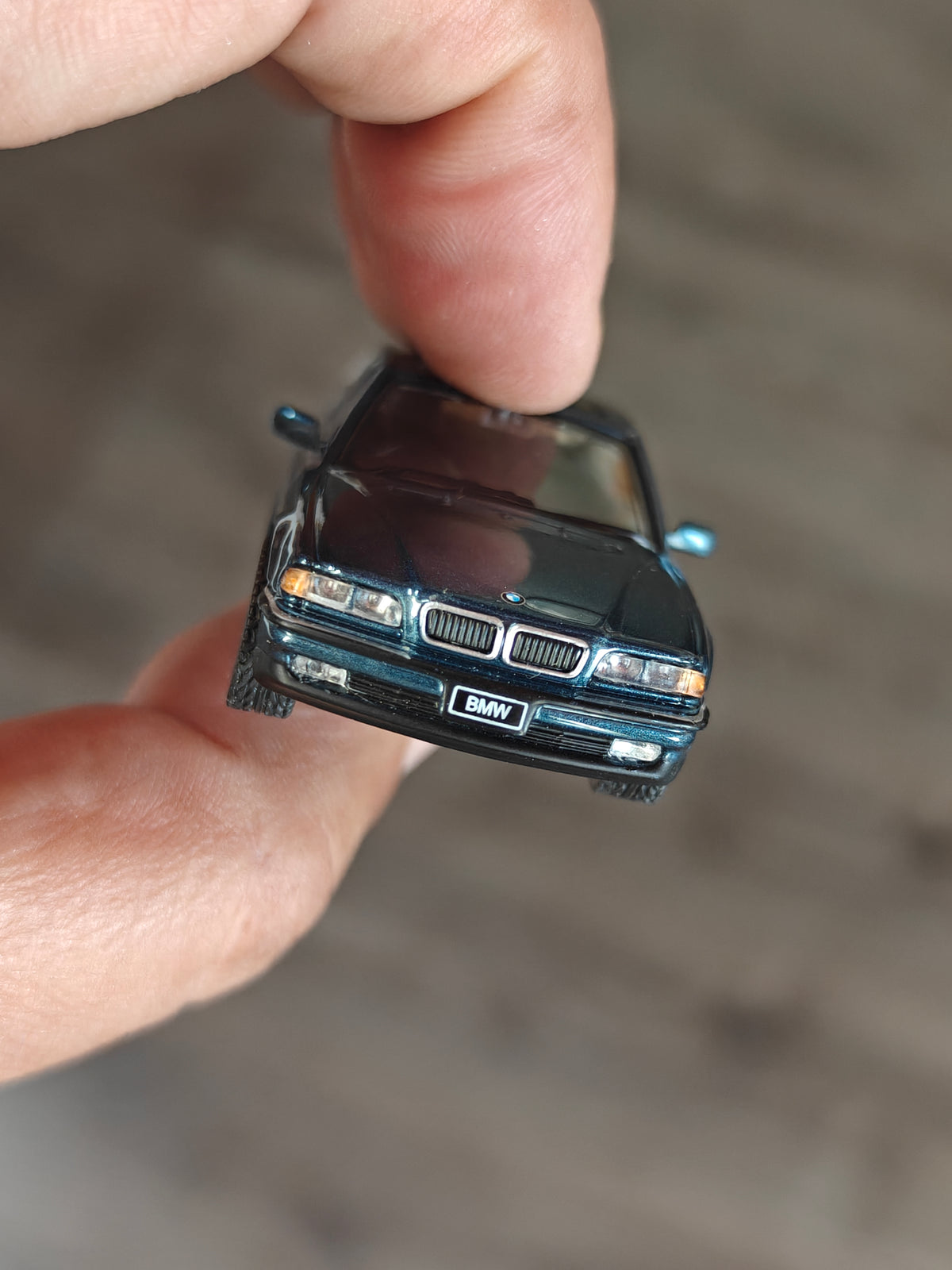 Mini GT BMW 750i L - Sorento Blue Metallic (Open Box)