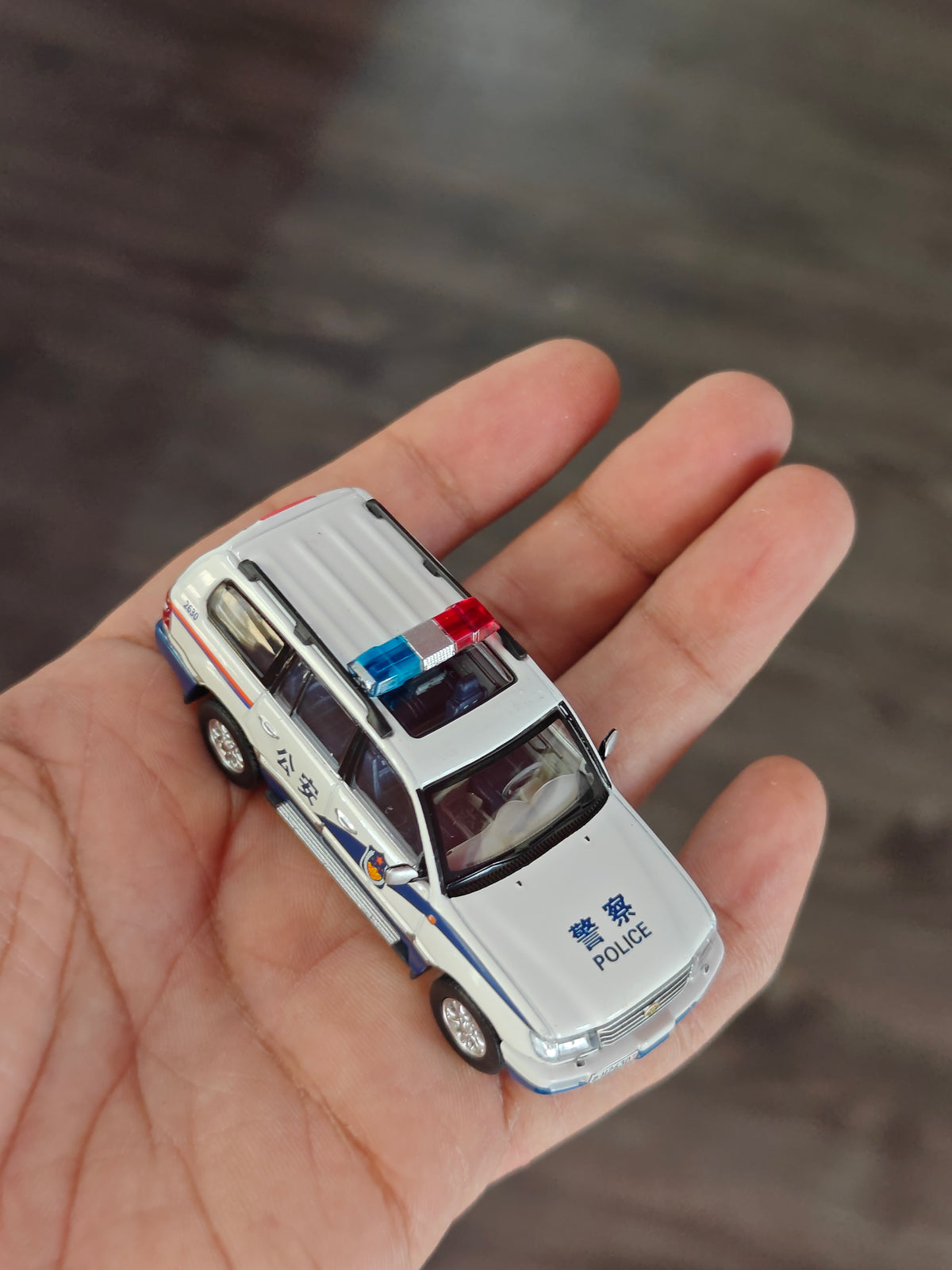 XCar Toys Toyota Land Cruiser Police - J100 Series (Open Box)