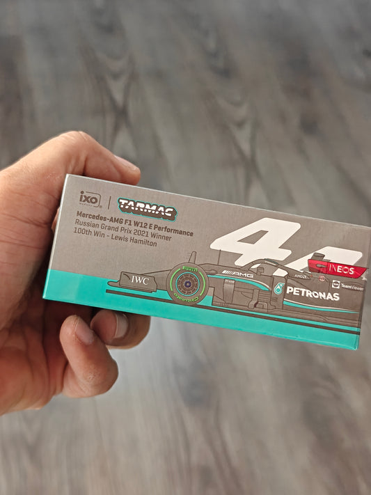 Tarmac Works IXO Mercedes-AMG F1 W12 E Performance - 100th Win Lewis Hamilton (Open Box)