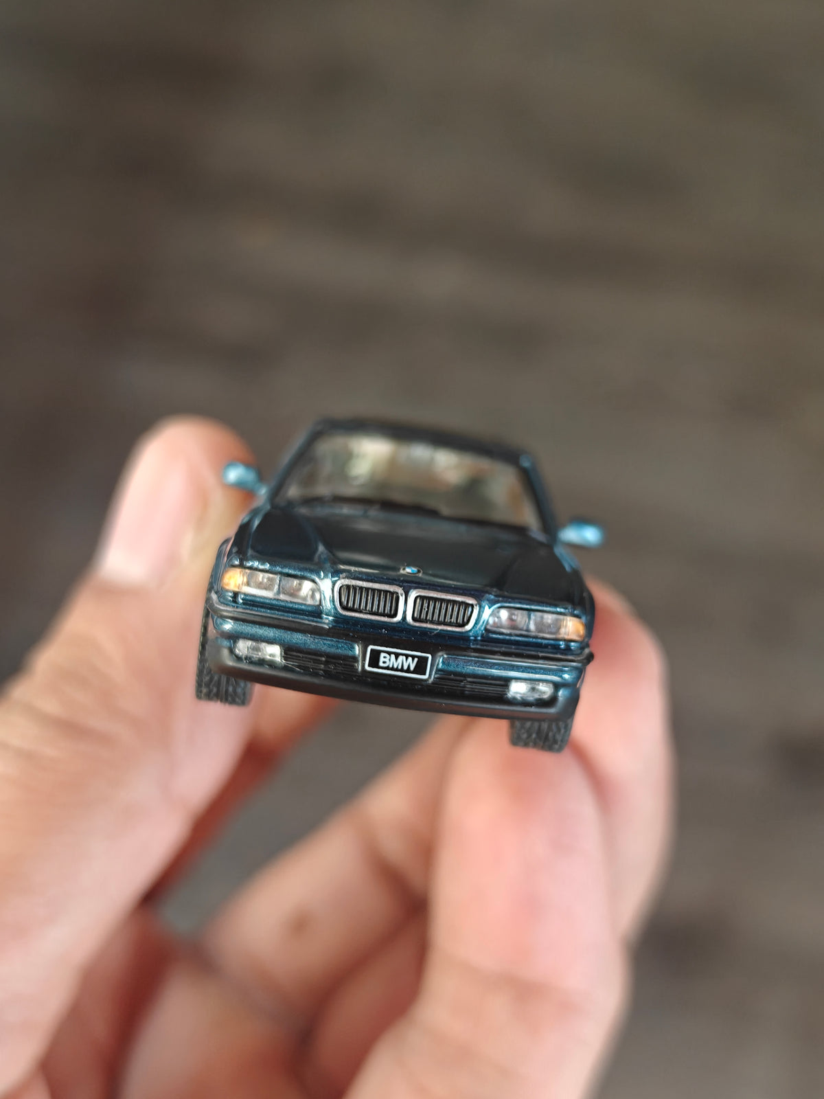 Mini GT BMW 750i L - Sorento Blue Metallic (Open Box)