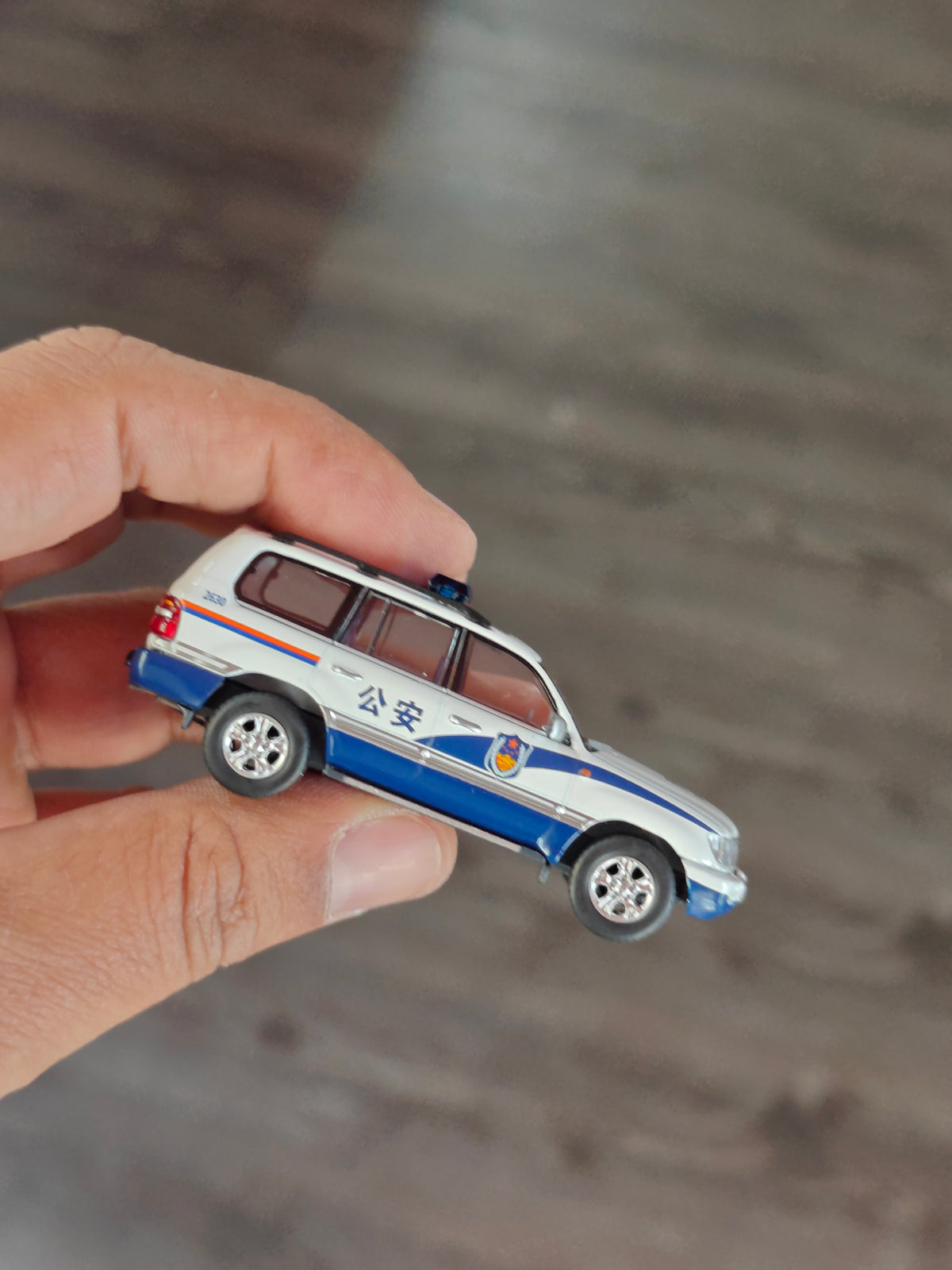 XCar Toys Toyota Land Cruiser Police - J100 Series (Open Box)