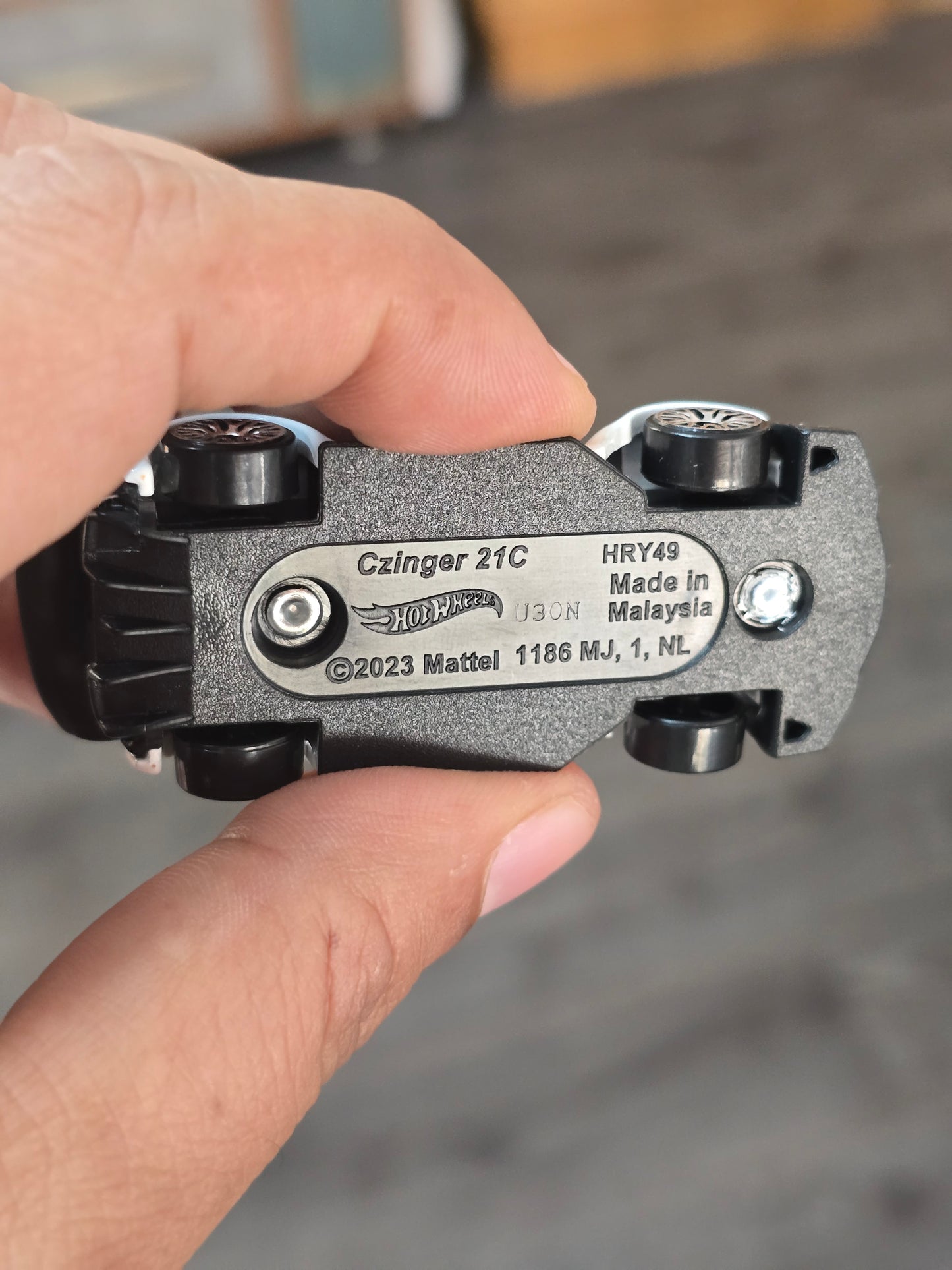 Hot Wheels CZinger 21C - White (Uncarded - New)