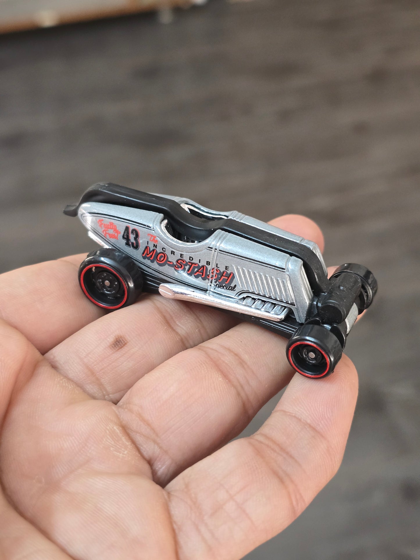 Hot Wheels Mo-Stash - Silver (Uncarded - New)