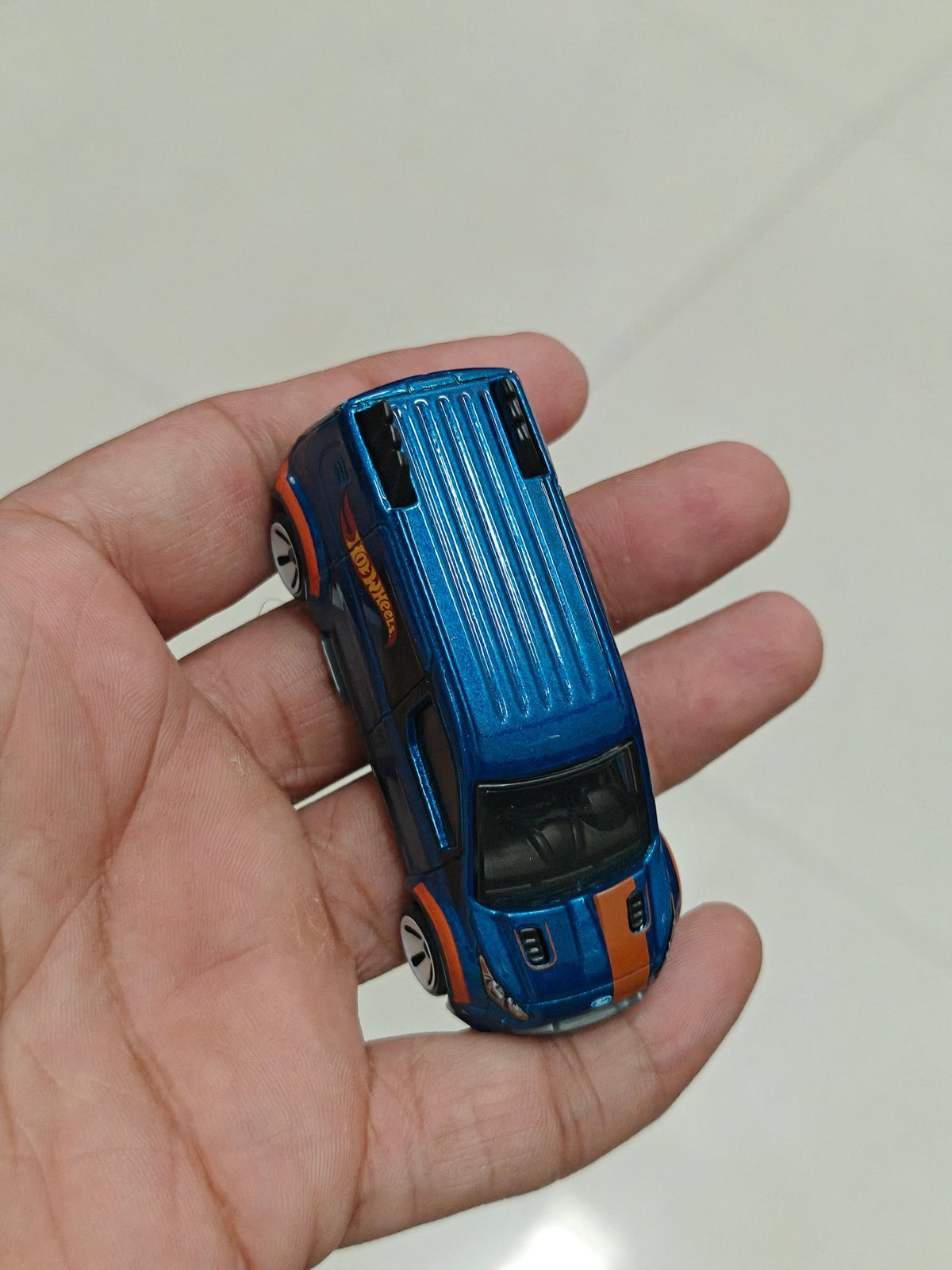Silver Series Hot Wheels Ford Transit Connect (Uncarded - New) - Kinder Logs