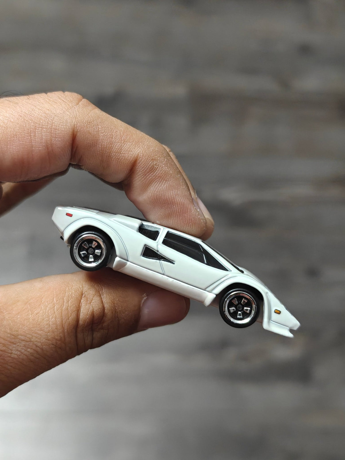 Silver Series Hot Wheels Lamborghini Countach LP 5000 QV - White (Uncarded - New) - Kinder Logs