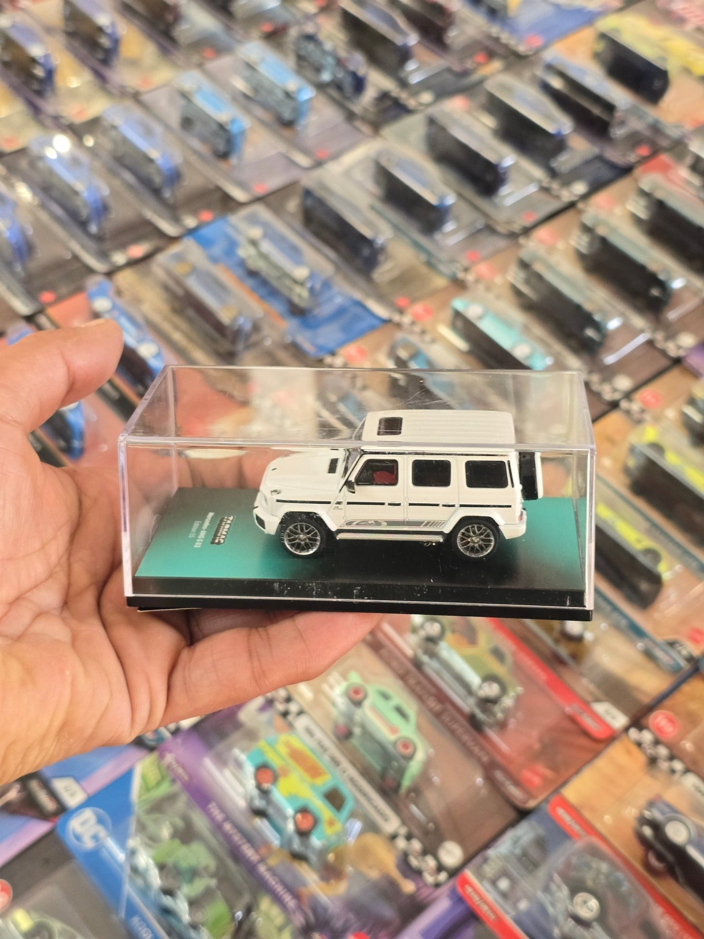 Tarmac Works Mercedes - AMG G63 Edition 55 (Open Box) - Kinder Logs