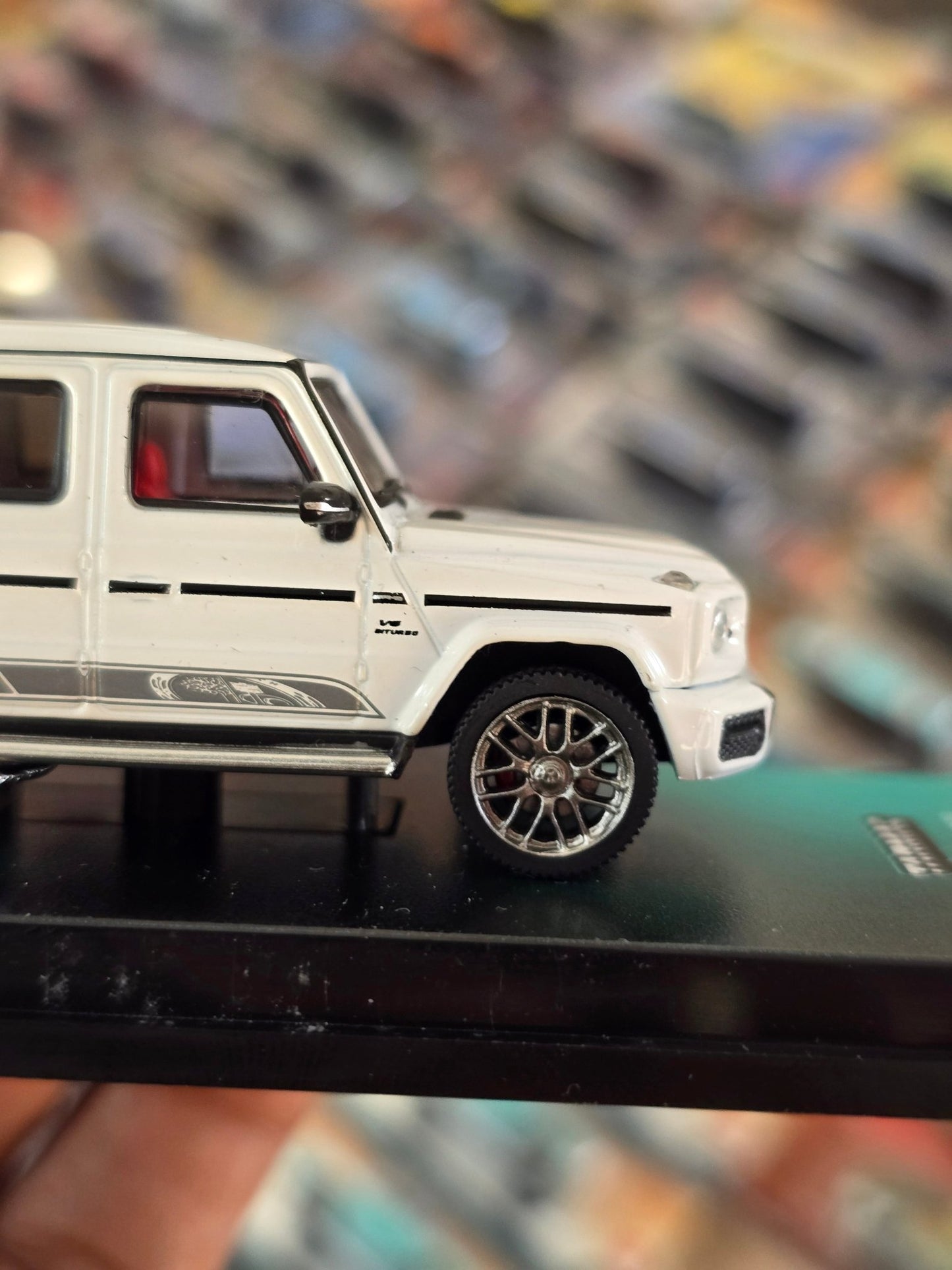 Tarmac Works Mercedes - AMG G63 Edition 55 (Open Box) - Kinder Logs