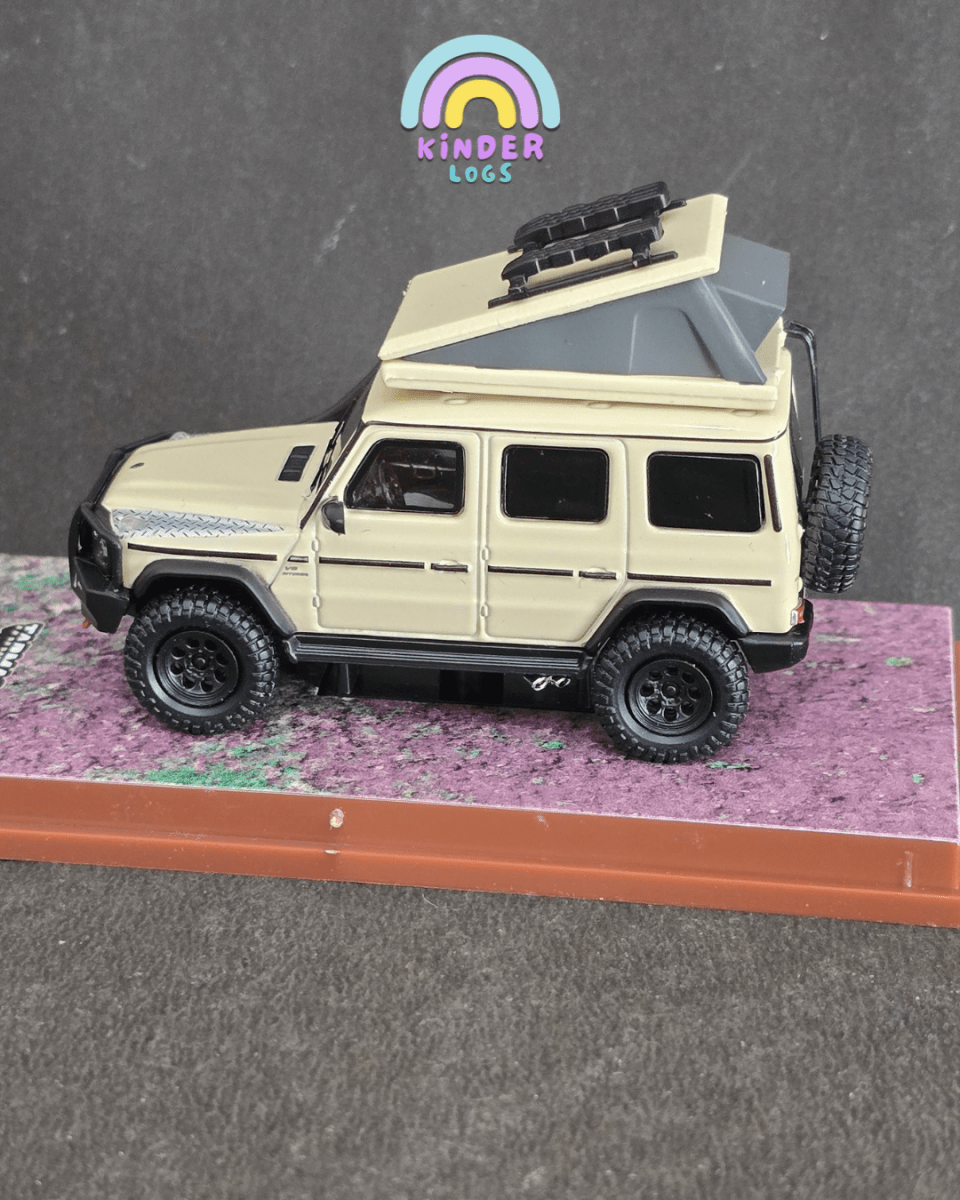 Tarmac Works Mercedes - AMG G63 SUV (Open Box) - Kinder Logs