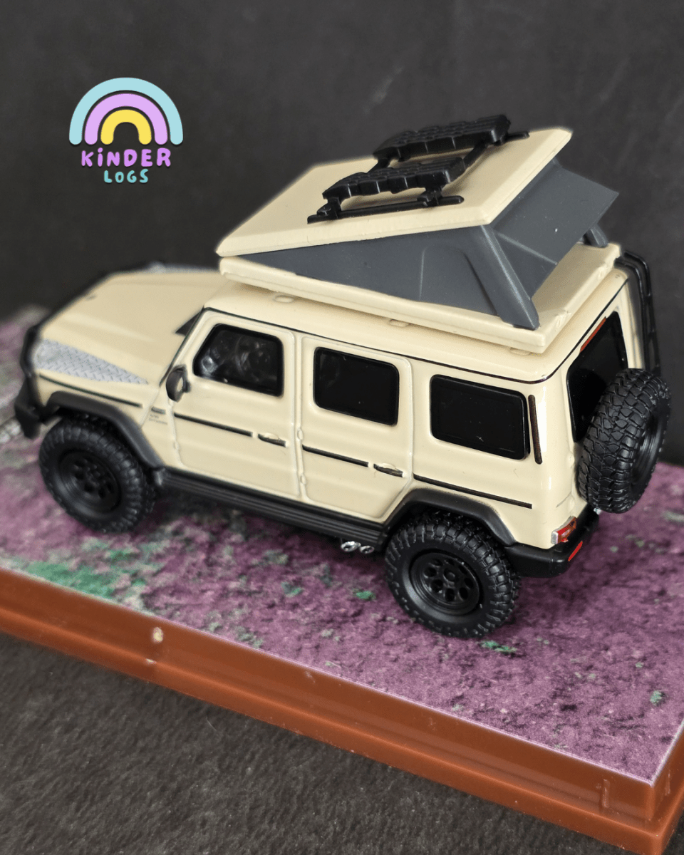 Tarmac Works Mercedes - AMG G63 SUV (Open Box) - Kinder Logs