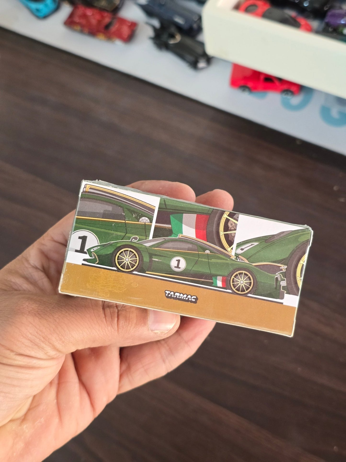 Tarmac Works Pagani Huayra R Verde Trifoglio - Kinder Logs