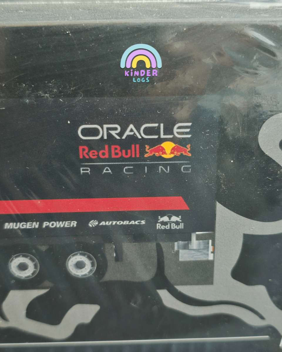 Time Micro Scania Truck - Oracle Red Bull Racing Edition - Kinder Logs