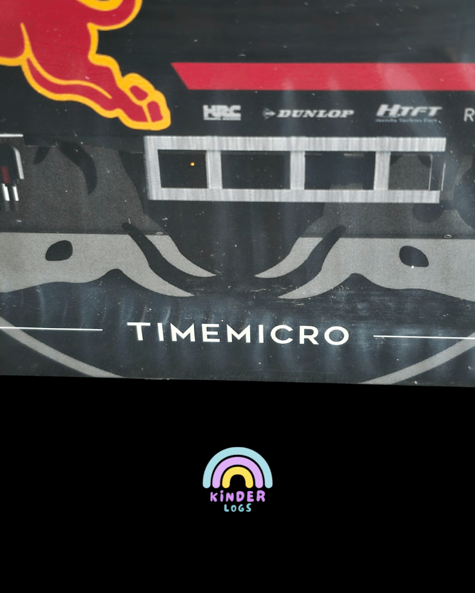 Time Micro Scania Truck - Oracle Red Bull Racing Edition - Kinder Logs