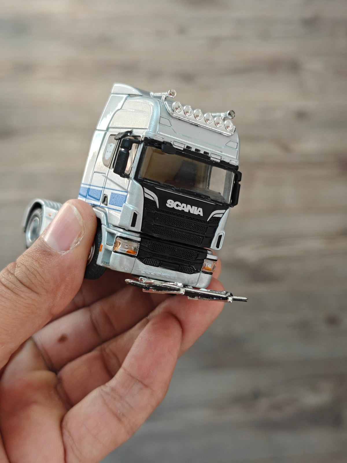 Time Micro Scania Truck - Transformers Mirage Edition (Pre-Owned) - Kinder Logs