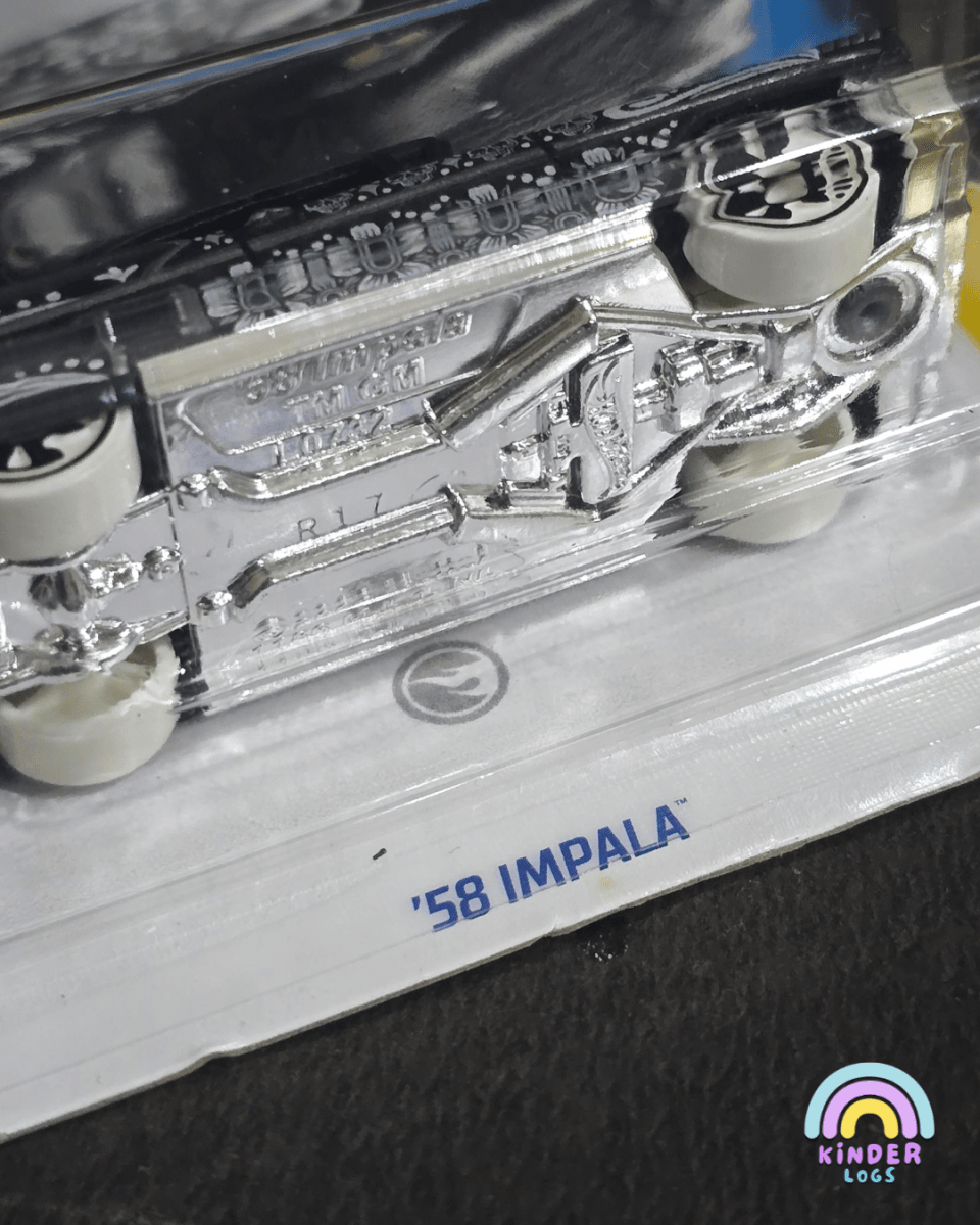 Treasure Hunt Hot Wheels 1958 Chevy Impala (Imported) - Kinder Logs