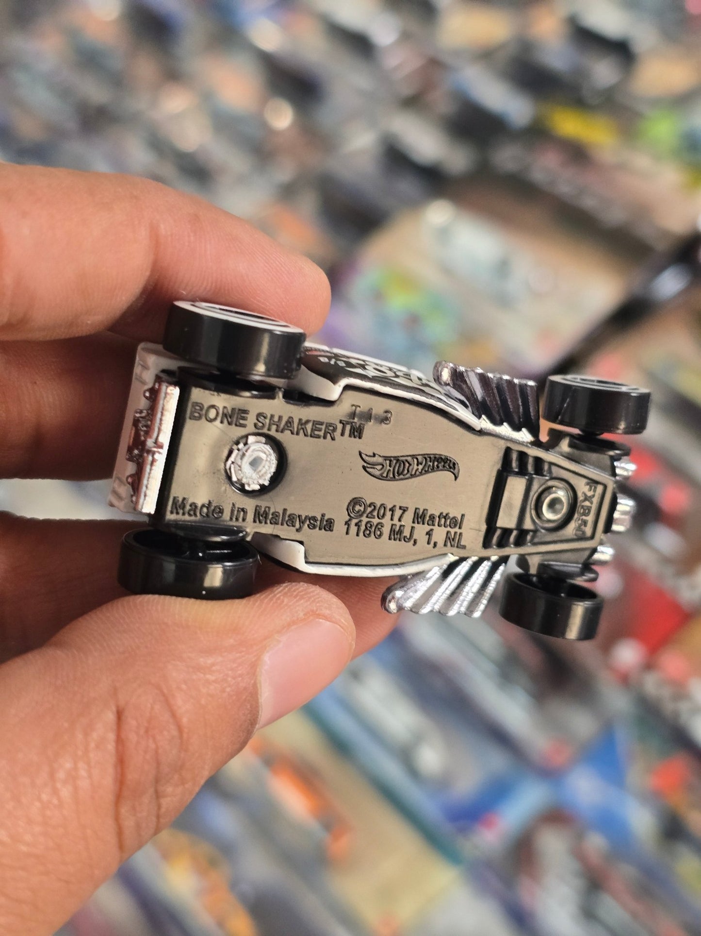 Treasure Hunt Hot Wheels Bone Shaker (Uncarded) - Kinder Logs