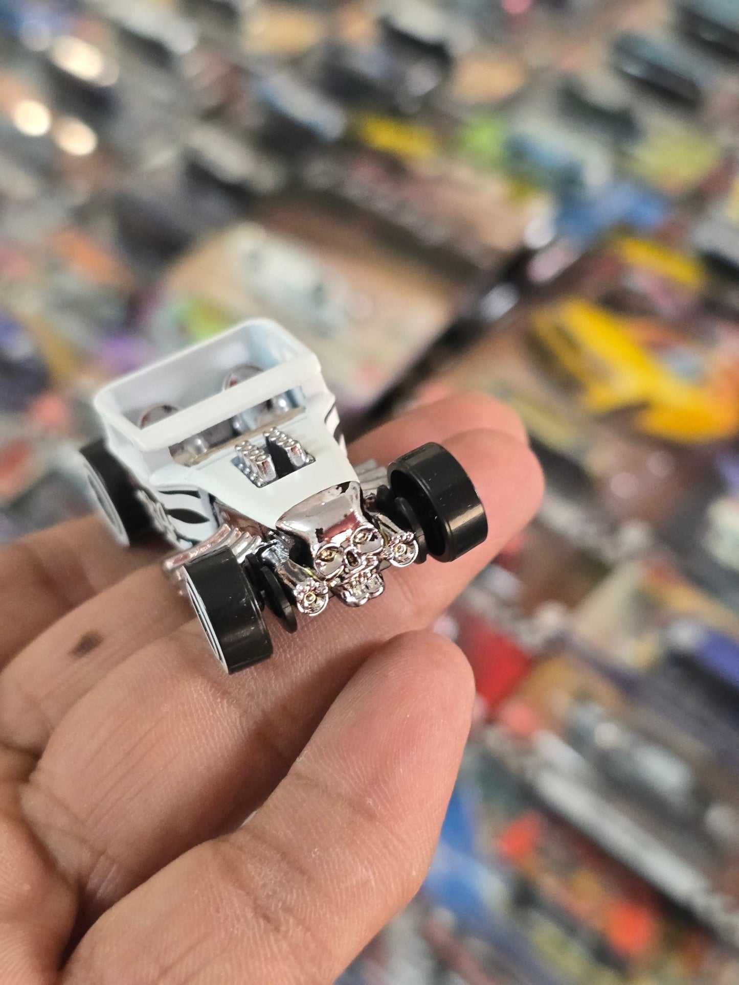 Treasure Hunt Hot Wheels Bone Shaker (Uncarded) - Kinder Logs