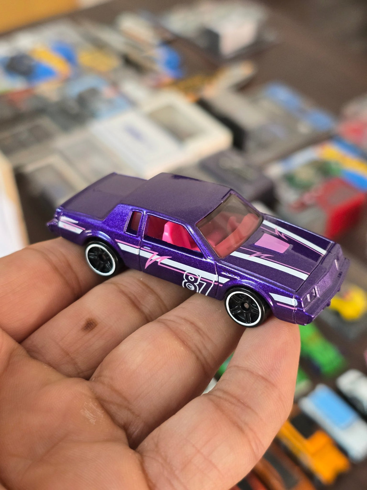 Treasure Hunt Hot Wheels Buick Regal GNX - Purple (Uncarded - New) - Kinder Logs