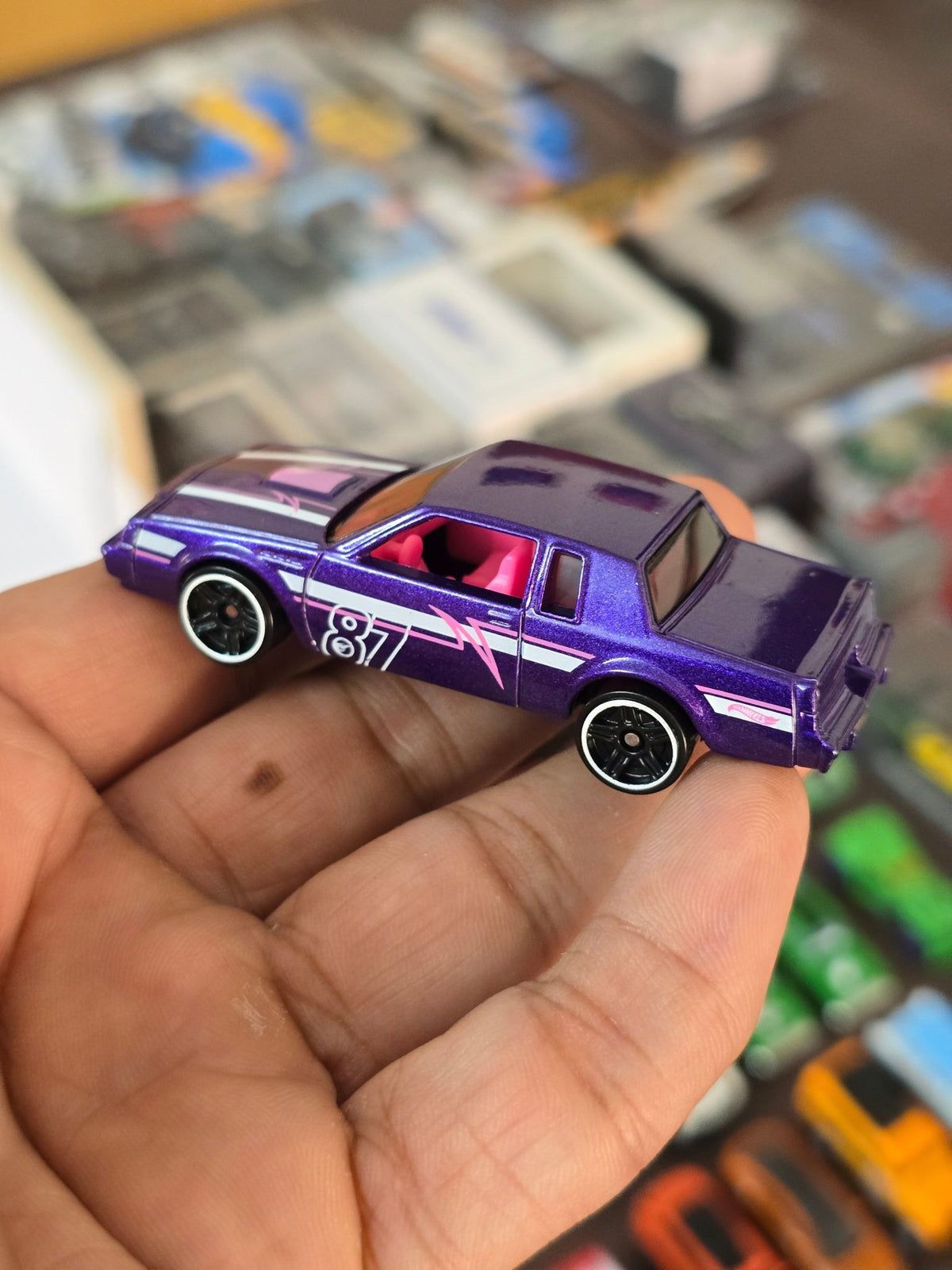 Treasure Hunt Hot Wheels Buick Regal GNX - Purple (Uncarded - New) - Kinder Logs