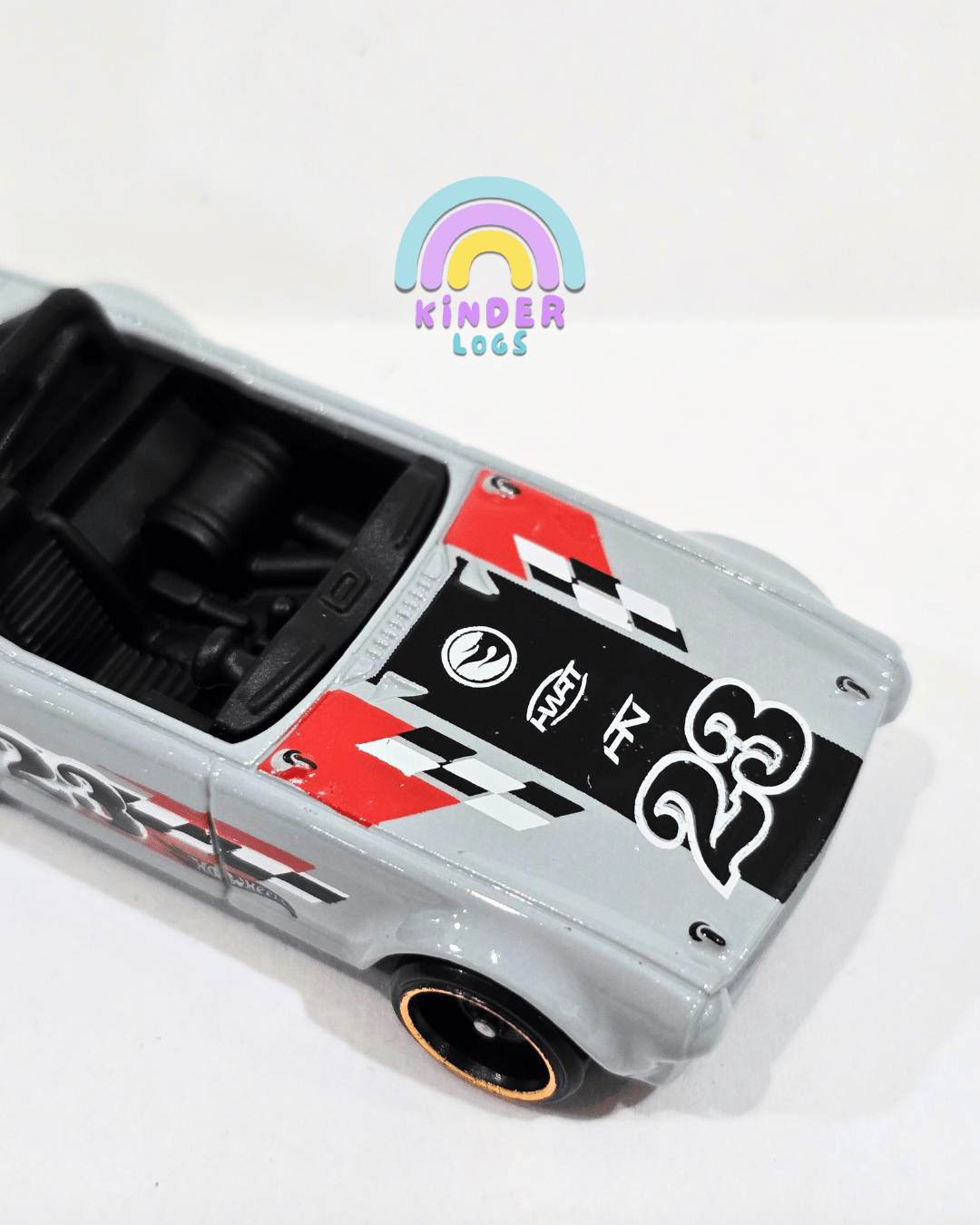 Treasure Hunt Hot Wheels Triumph TR6 (Uncarded - New) - Kinder Logs