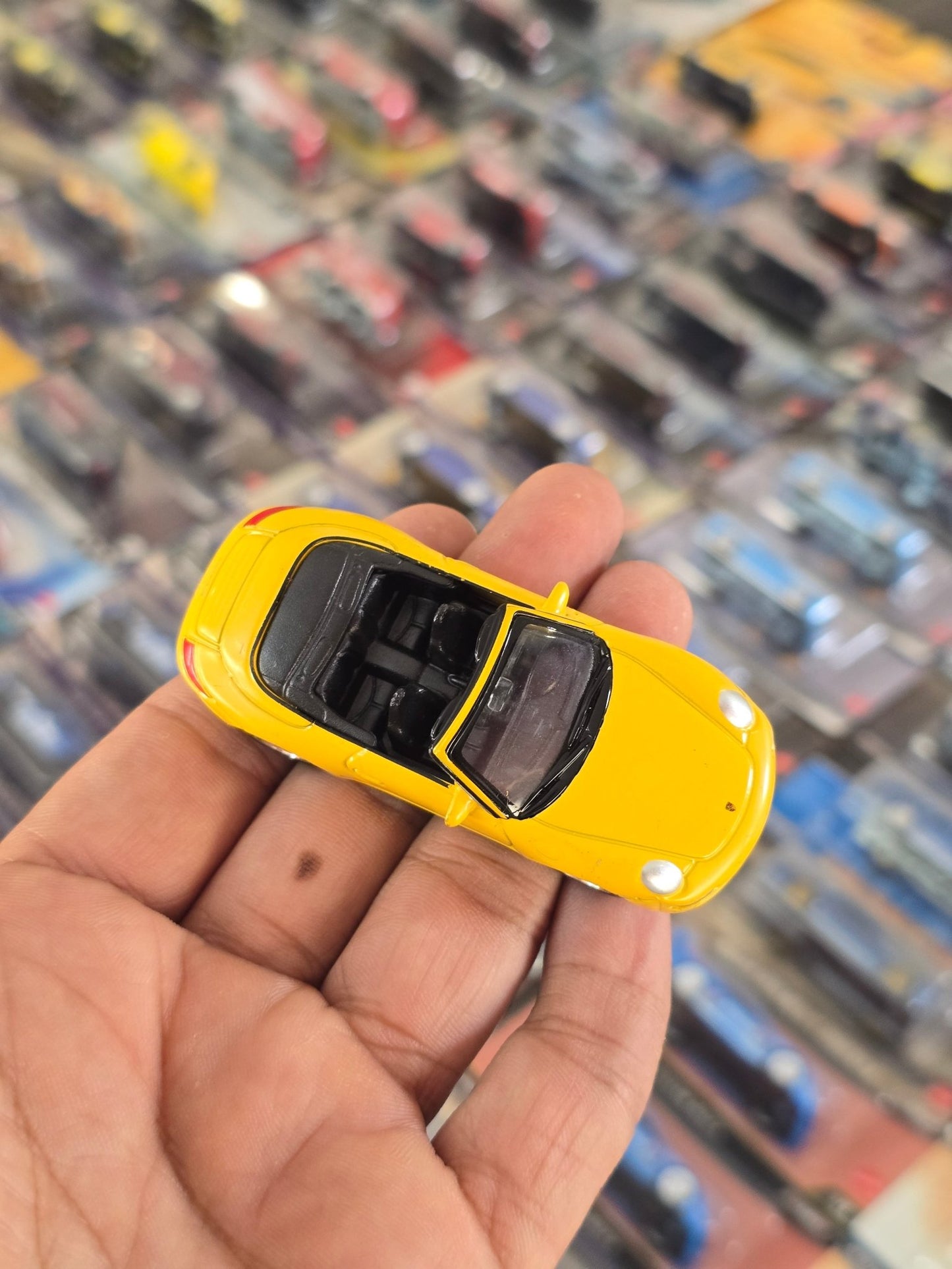 Welly NEX Porsche 911 Carrera S Cabriolet (Uncarded) - Kinder Logs