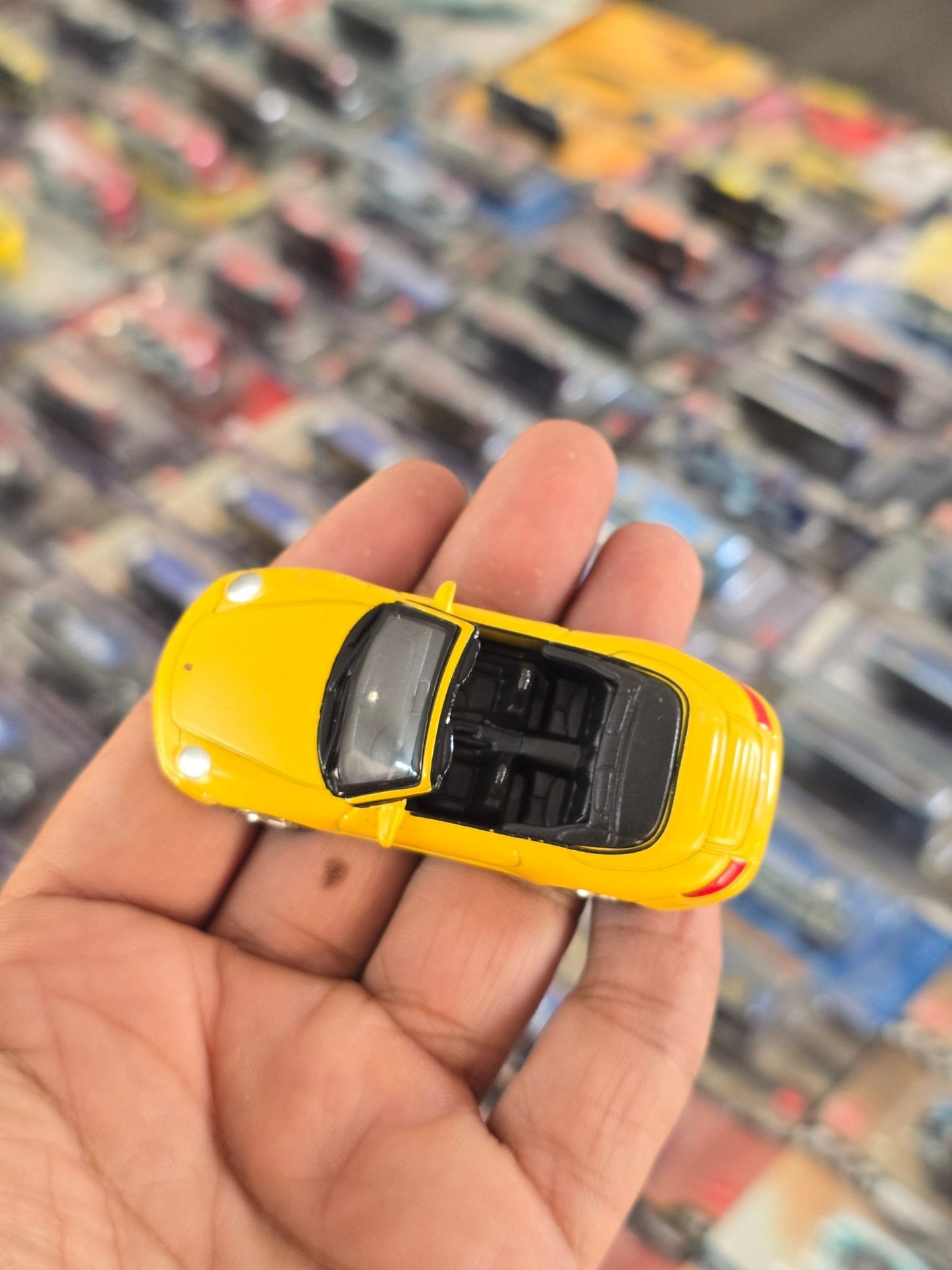 Welly NEX Porsche 911 Carrera S Cabriolet (Uncarded) - Kinder Logs