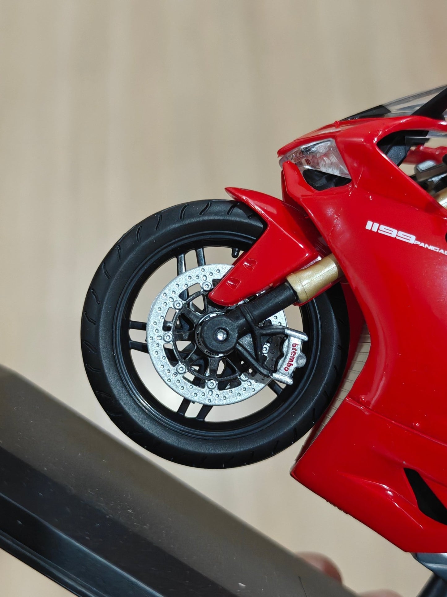 1:12 Maisto Ducati 1199 Panigale (Unboxed - New) - Kinder Logs