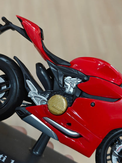 1:12 Maisto Ducati 1199 Panigale (Unboxed - New) - Kinder Logs