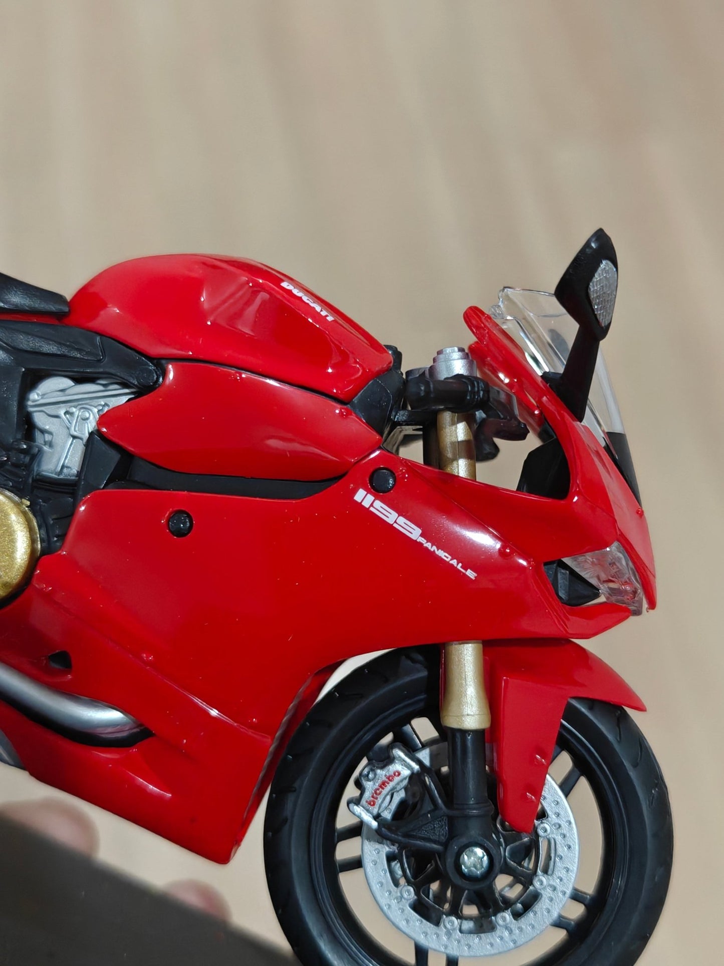 1:12 Maisto Ducati 1199 Panigale (Unboxed - New) - Kinder Logs