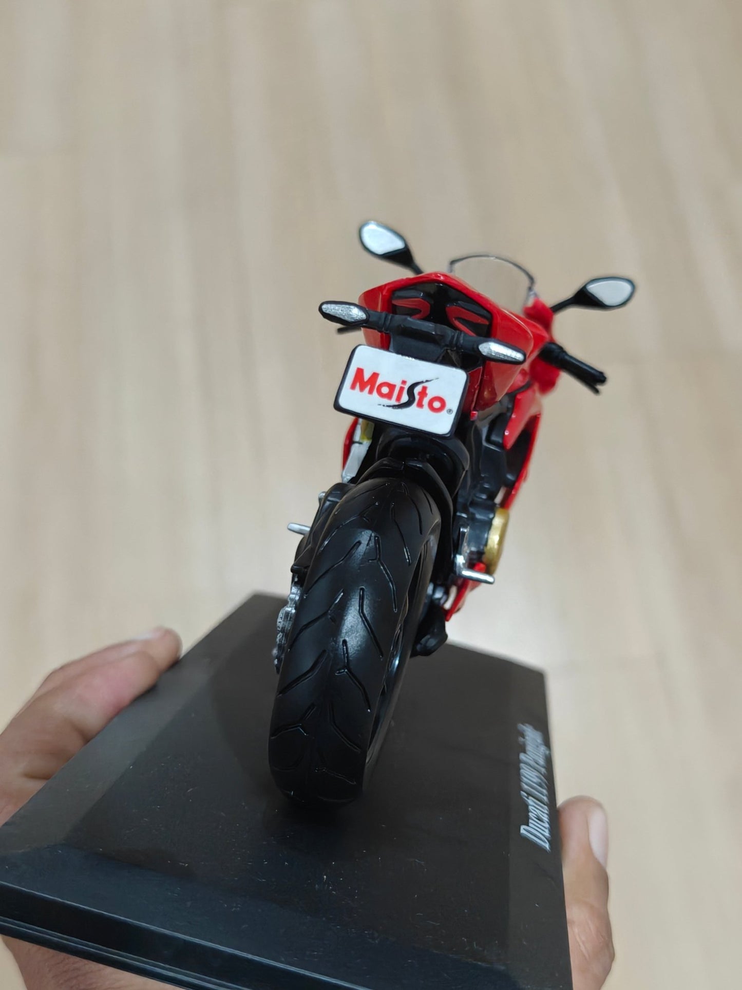 1:12 Maisto Ducati 1199 Panigale (Unboxed - New) - Kinder Logs