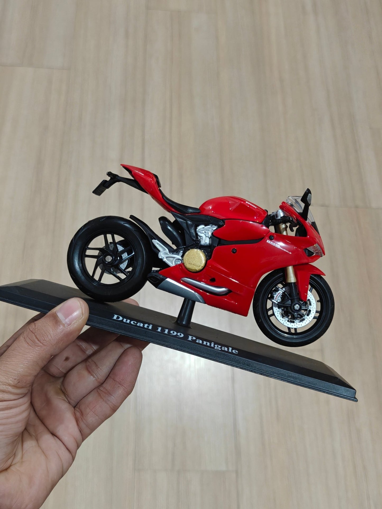 1:12 Maisto Ducati 1199 Panigale (Unboxed - New) - Kinder Logs