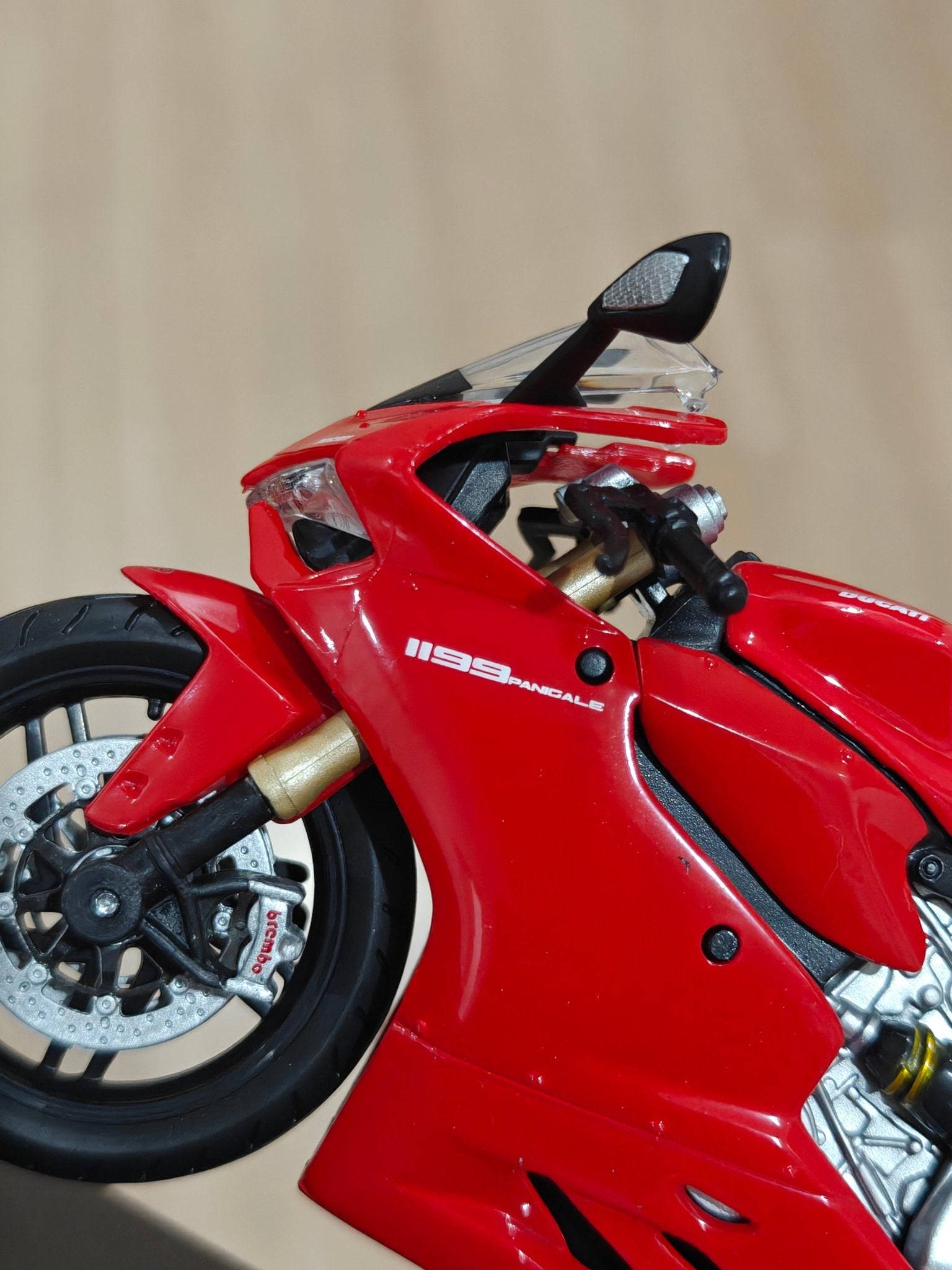 1:12 Maisto Ducati 1199 Panigale (Unboxed - New) - Kinder Logs