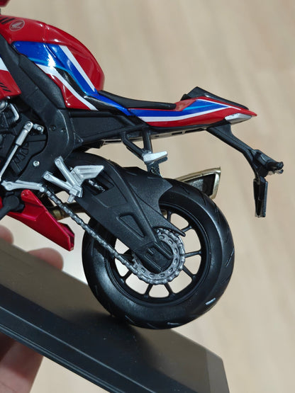 1:12 Maisto Honda CBR1000R - R Fireblade SP (Unboxed - New) - Kinder Logs