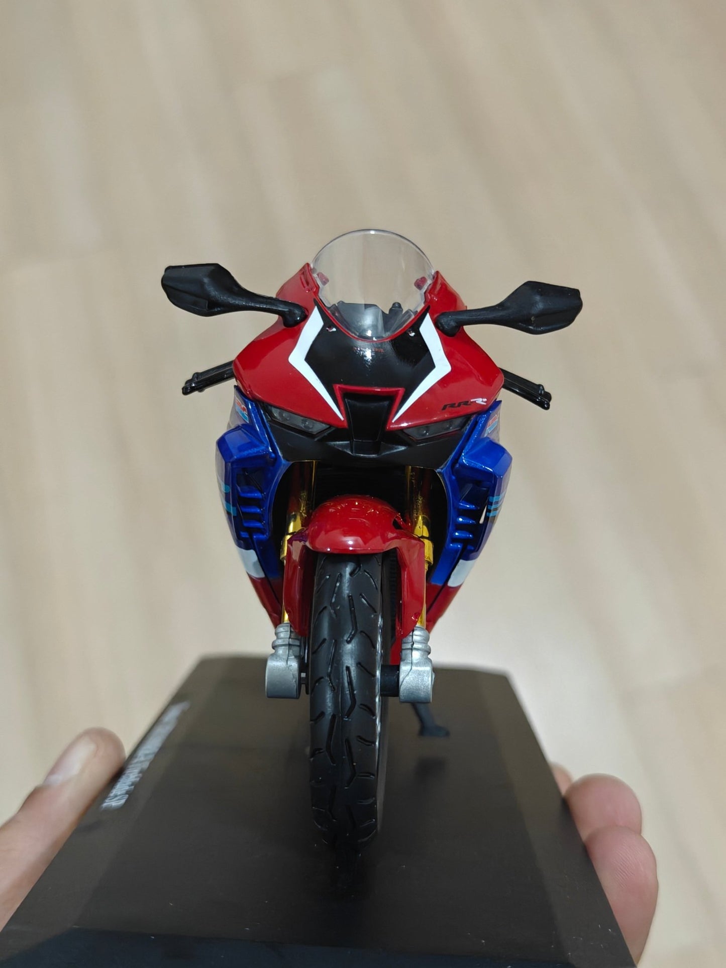 1:12 Maisto Honda CBR1000R - R Fireblade SP (Unboxed - New) - Kinder Logs