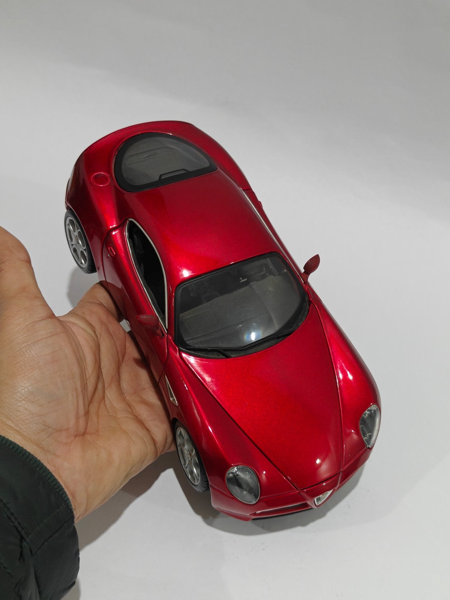 1:18 Bburago Alfa Romeo 8C Competizione (Pre - Owned) - Kinder Logs