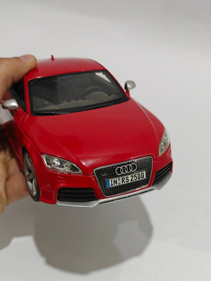 1:18 Bburago Audi TT RS (Pre - Owned) - Kinder Logs
