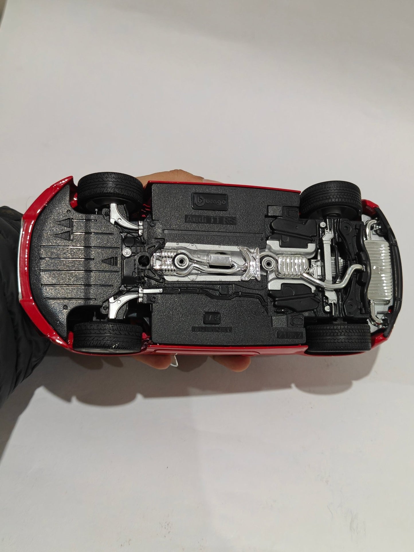 1:18 Bburago Audi TT RS (Pre - Owned) - Kinder Logs