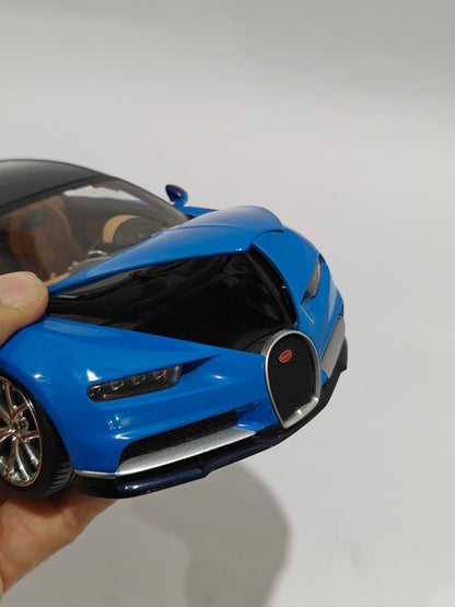 1:18 Bburago Bugatti Chiron (Pre - Owned) - Kinder Logs