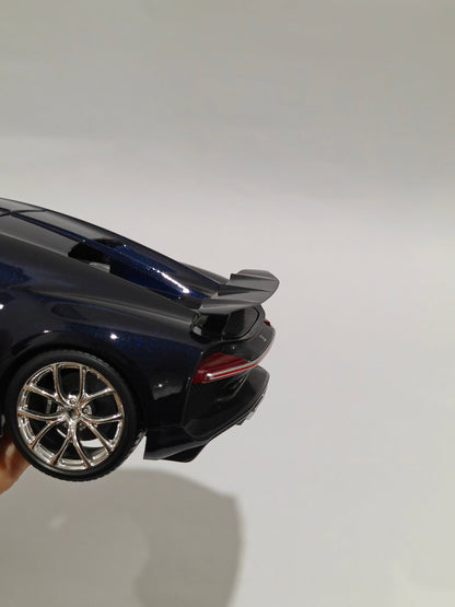 1:18 Bburago Bugatti Chiron (Pre - Owned) - Kinder Logs