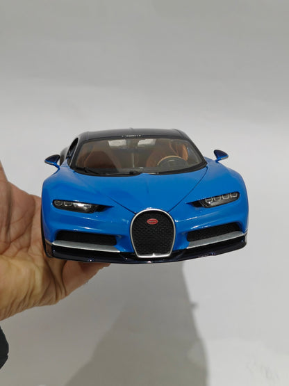 1:18 Bburago Bugatti Chiron (Pre - Owned) - Kinder Logs