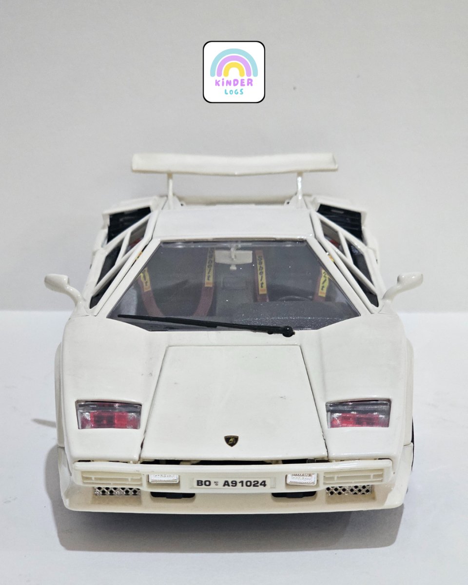 1:18 Bburago Lamborghini Countach - White Color (Pre - Owned) - Kinder Logs