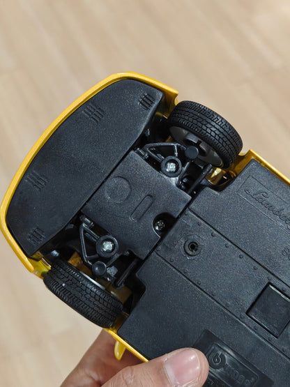 1:18 Bburago Lamborghini Gallardo Spyder - Yellow Color (Pre - Owned) - Kinder Logs