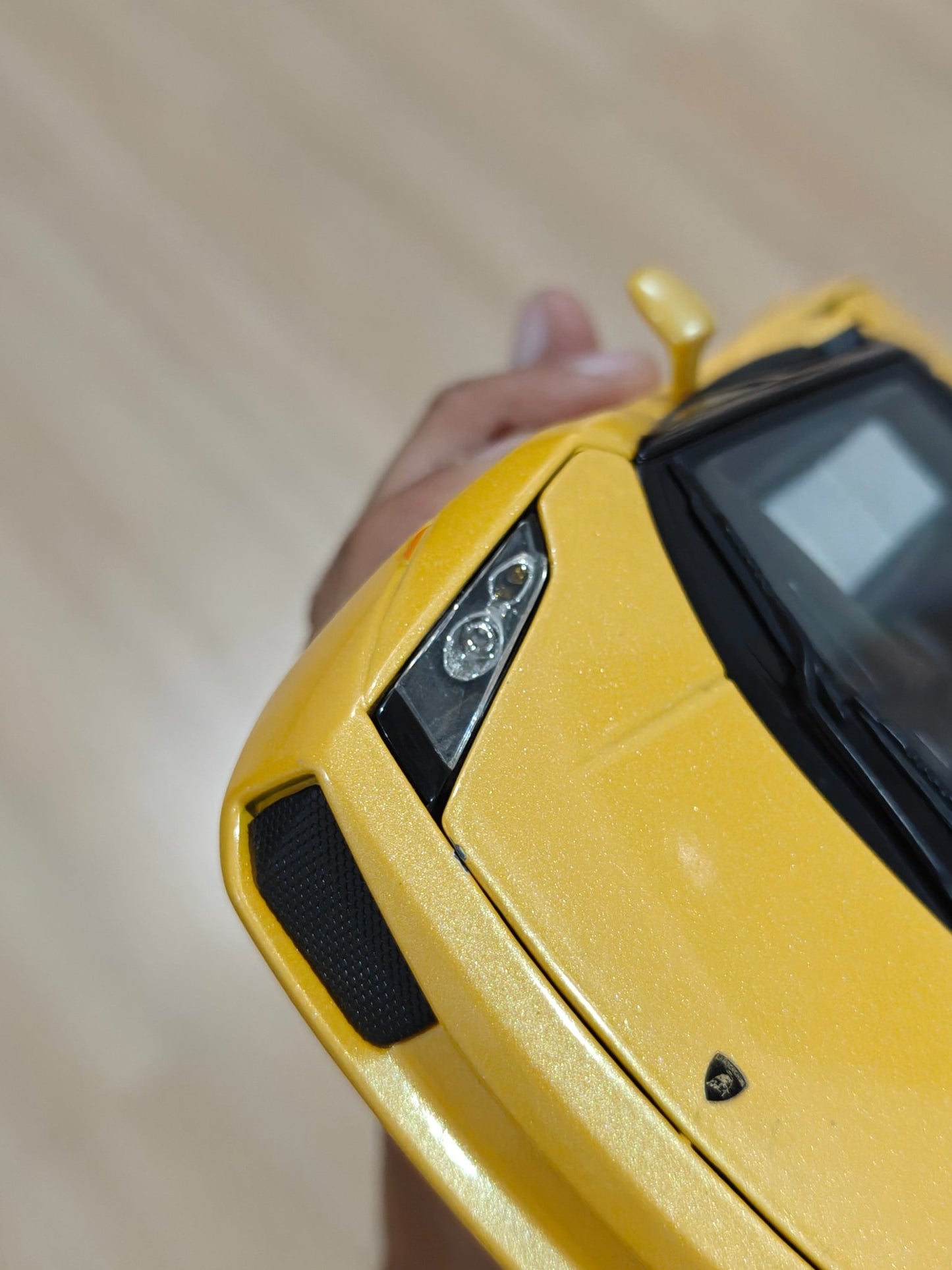 1:18 Bburago Lamborghini Gallardo Spyder - Yellow Color (Pre - Owned) - Kinder Logs