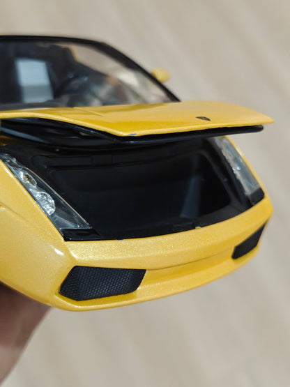 1:18 Bburago Lamborghini Gallardo Spyder - Yellow Color (Pre - Owned) - Kinder Logs