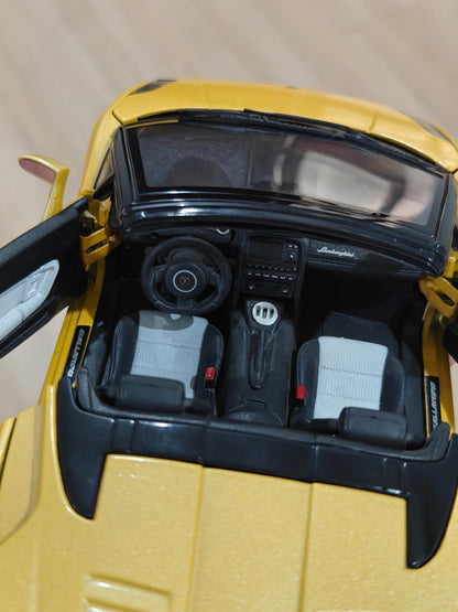 1:18 Bburago Lamborghini Gallardo Spyder - Yellow Color (Pre - Owned) - Kinder Logs