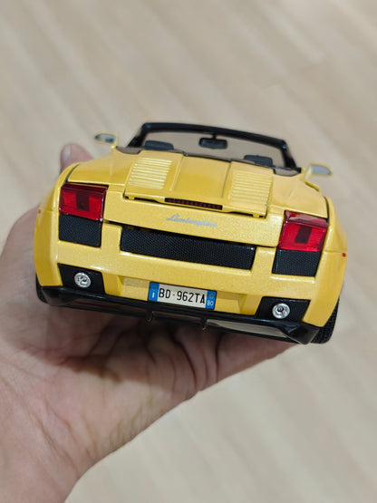 1:18 Bburago Lamborghini Gallardo Spyder - Yellow Color (Pre - Owned) - Kinder Logs