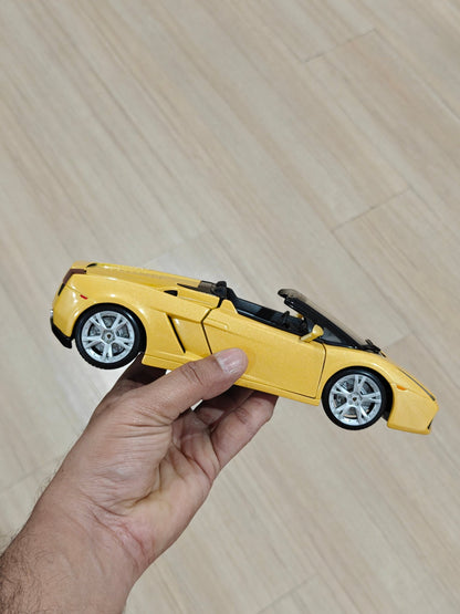 1:18 Bburago Lamborghini Gallardo Spyder - Yellow Color (Pre - Owned) - Kinder Logs